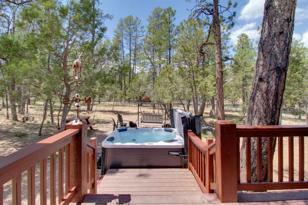 Lakeside Cabin On 2 Acres With Fire Pit And Hot Tub! Pinetop-Lakeside Exteriér fotografie